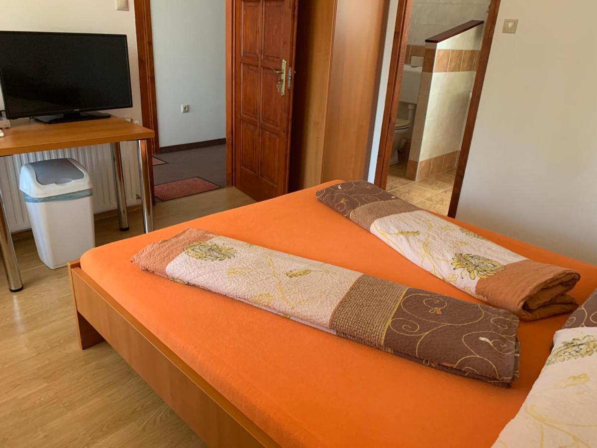Hableany Etterem, Pizzeria Es Vendeghaz Bed and Breakfast Balatonmáriafürdő Buitenkant foto